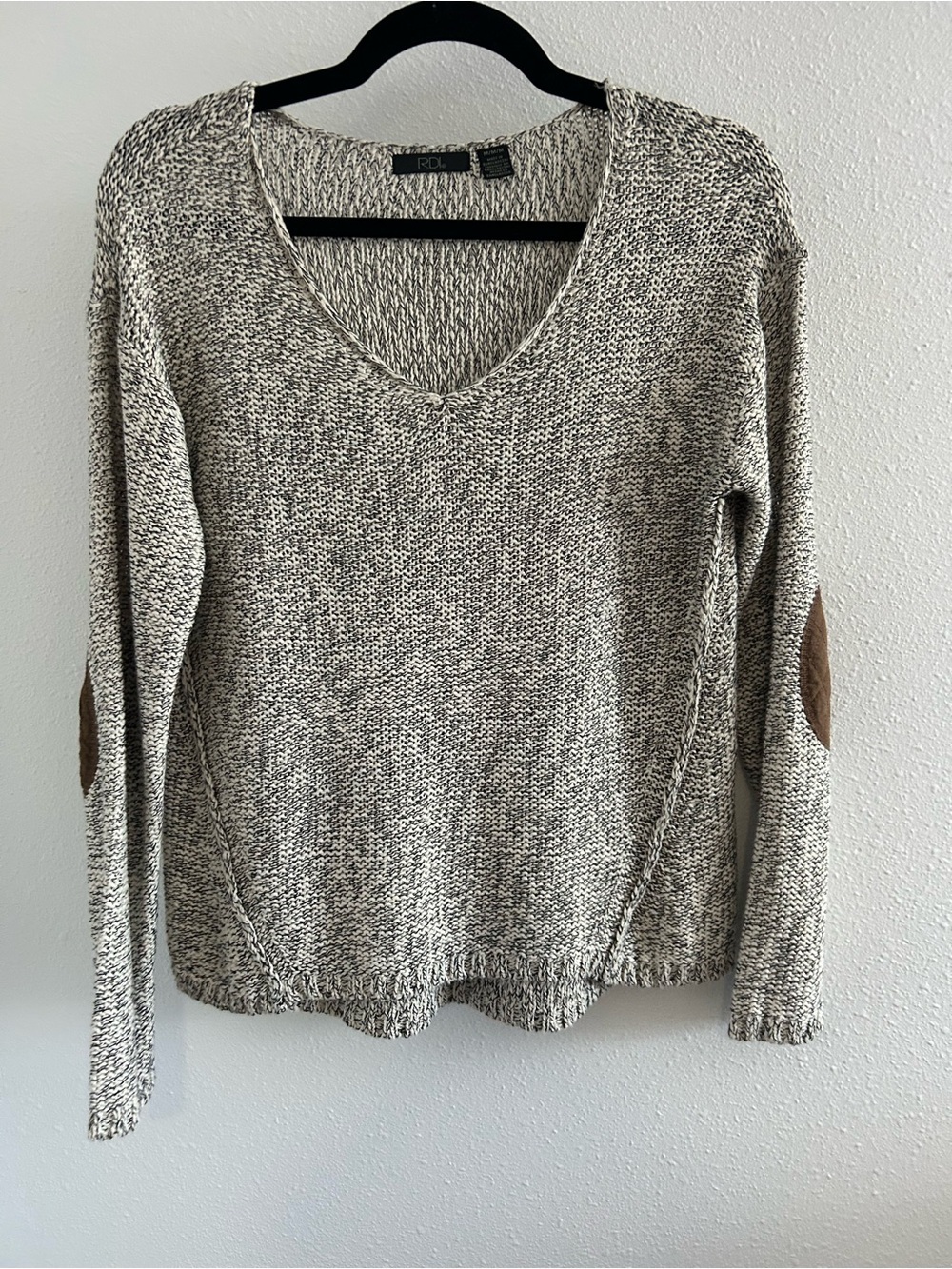 RDI Black and White Marled V-Neck Sweater